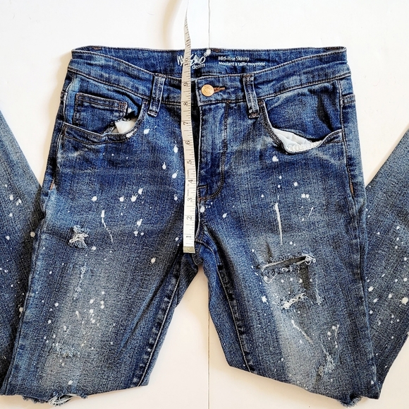 Distressed Jeans - Picture 3 of 12